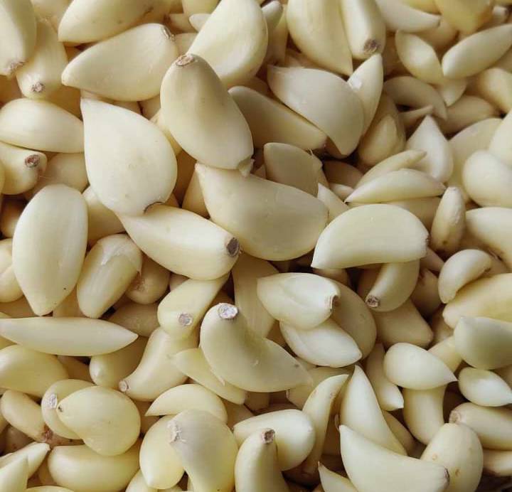Machine Peeled Garlic — bulk supply for commercial kitchens by UDS Flavours